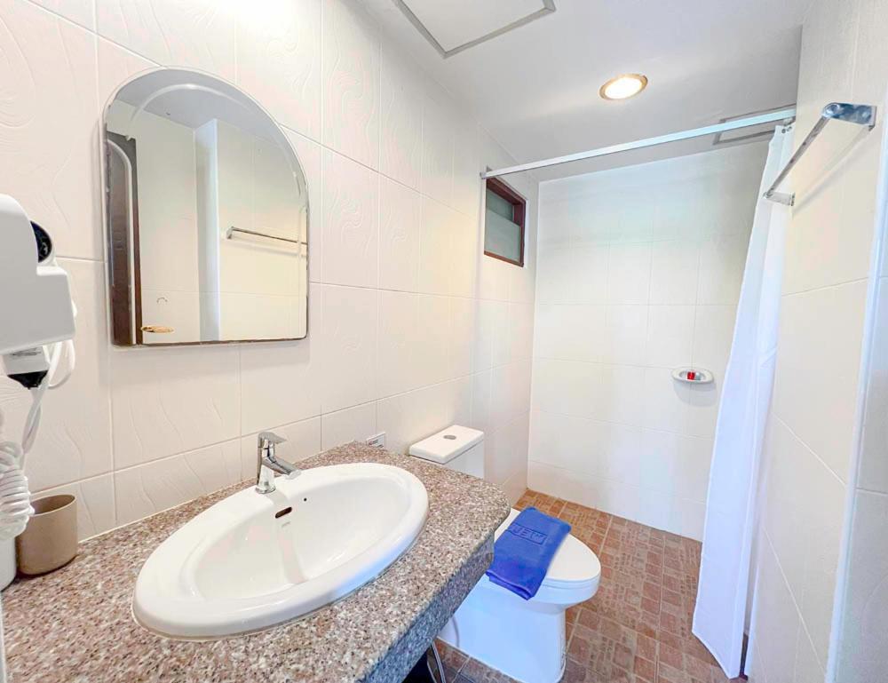 88 House Patong Hotel Екстериор снимка